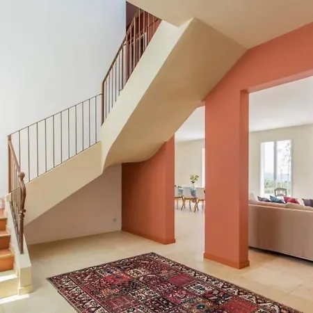 Superbe Contemporaine: Piscine Et Vue Villa