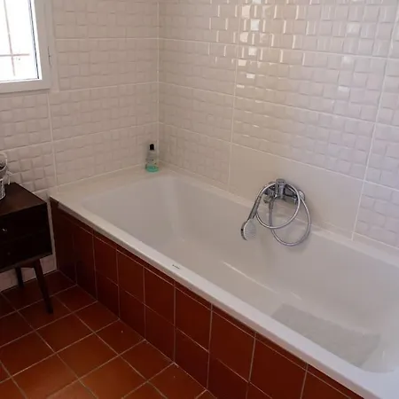 Villa Superbe Contemporaine: Piscine Et Vue *